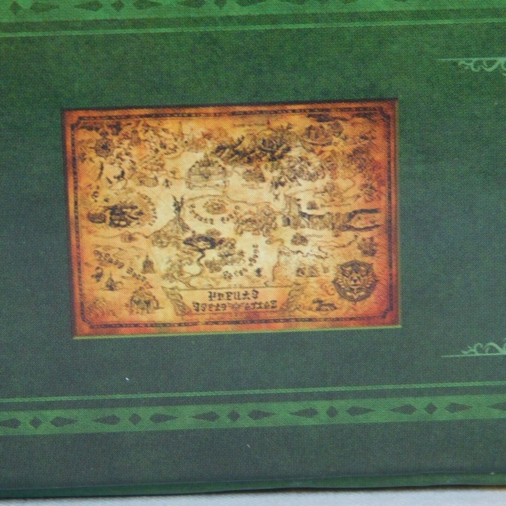 Legend of Zelda Collector's Edition Puzzle Hyrule Map 550 Pieces 18x24 USAopoly - Picture 6 of 8